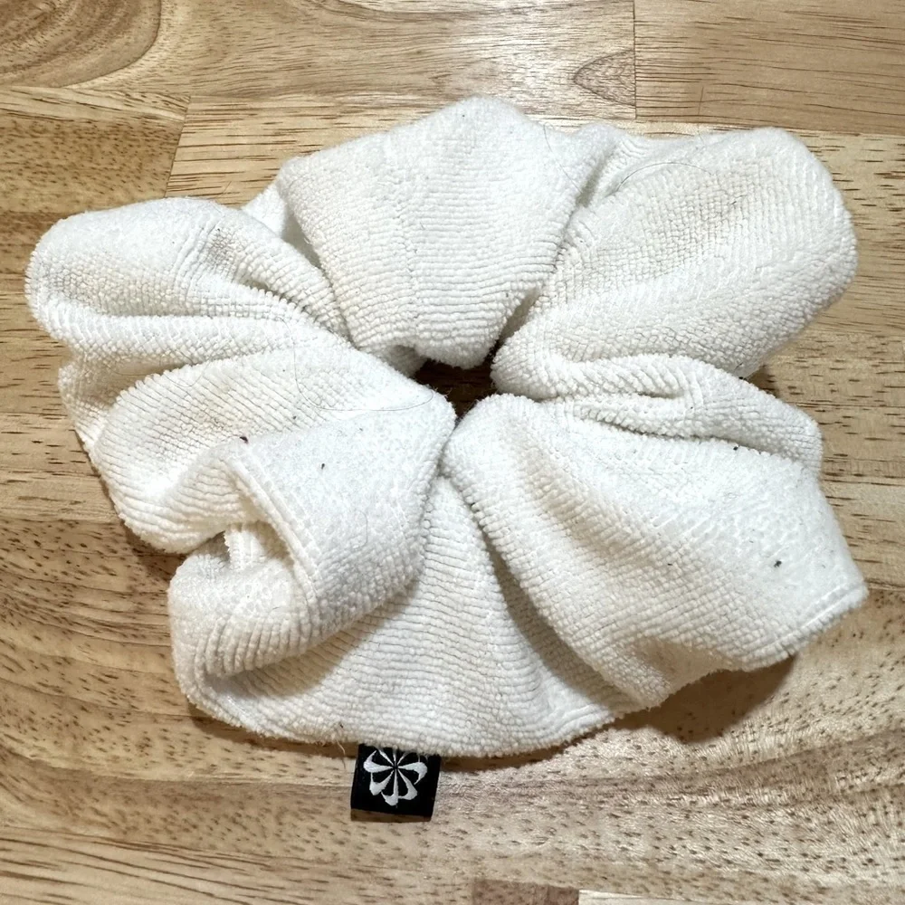 Nike Terry Cloth Oversized Scrunchie - Soft & Sporty